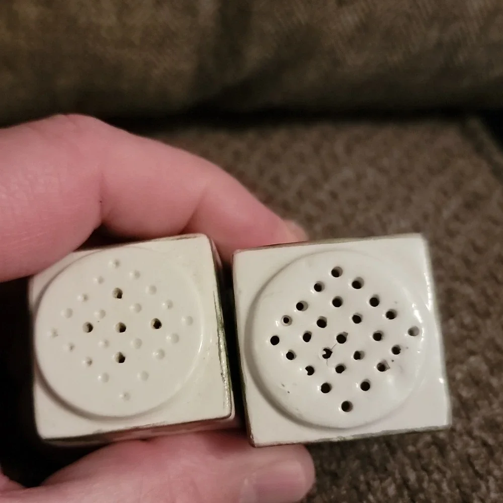 Unbranded Salt Pepper Shakers Home S White Good Vintage Leaf Ceramic Square